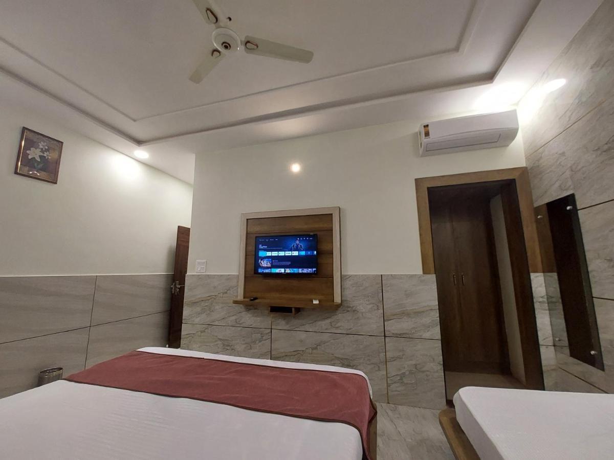 Taj Nice Point Manage By Taj Sunrise Group 아그라 외부 사진