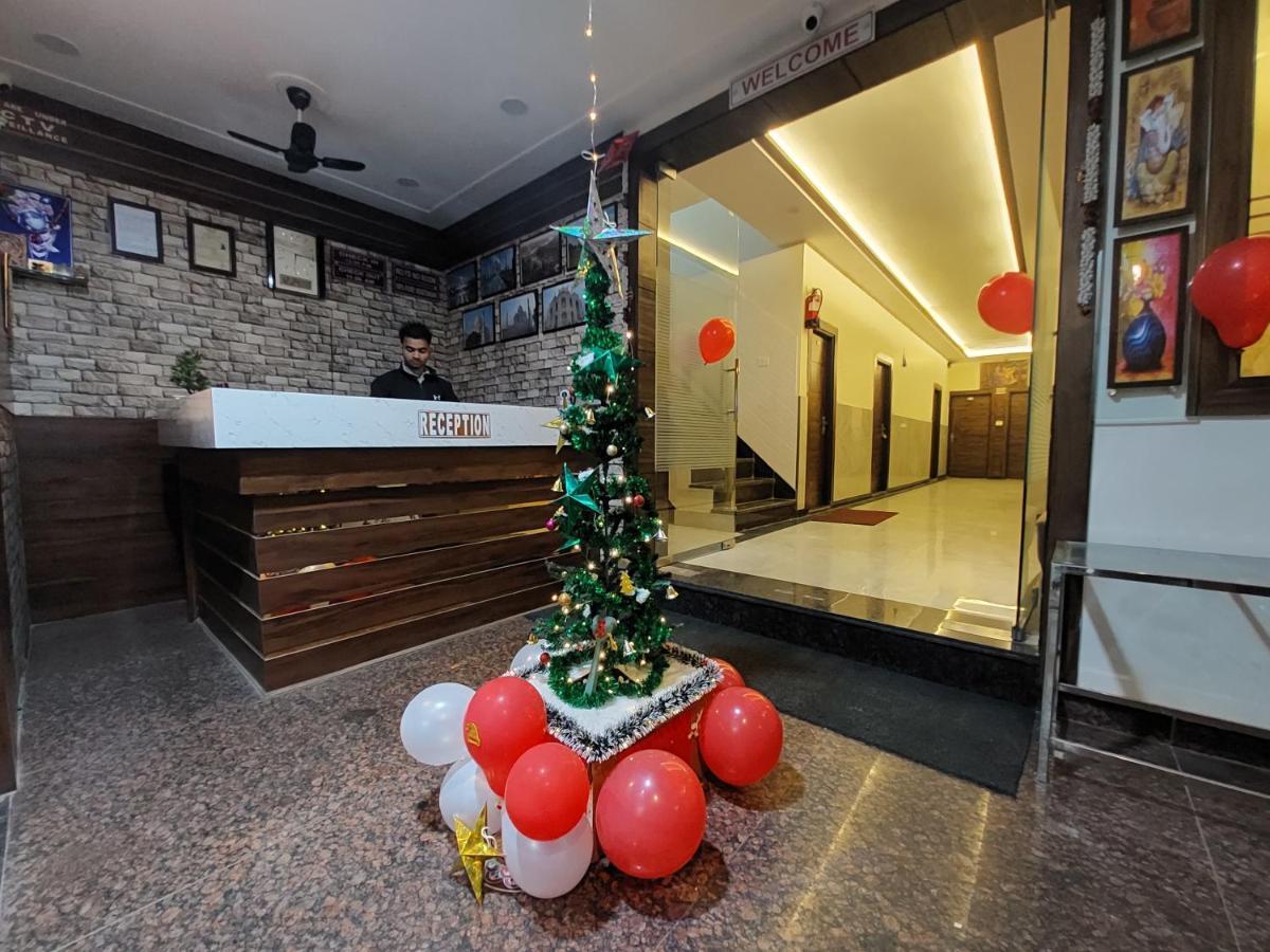Taj Nice Point Manage By Taj Sunrise Group 아그라 외부 사진