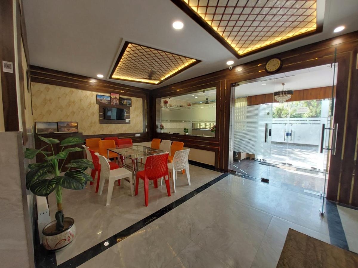 Taj Nice Point Manage By Taj Sunrise Group 아그라 외부 사진
