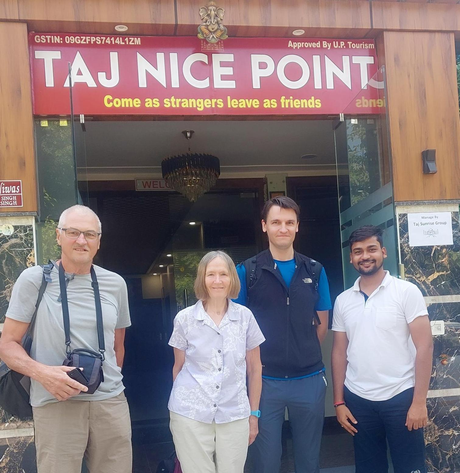 Taj Nice Point Manage By Taj Sunrise Group 아그라 외부 사진