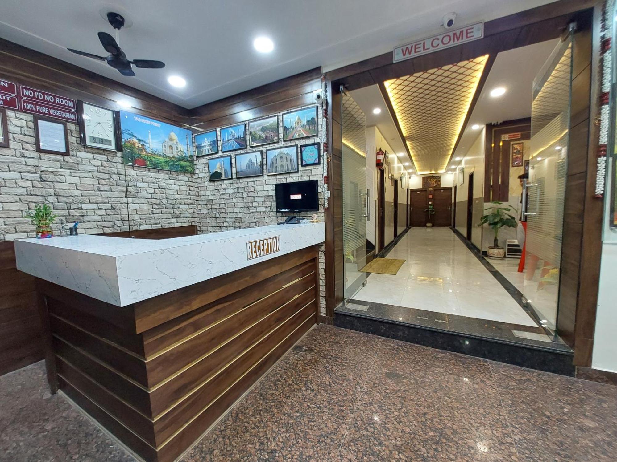 Taj Nice Point Manage By Taj Sunrise Group 아그라 외부 사진