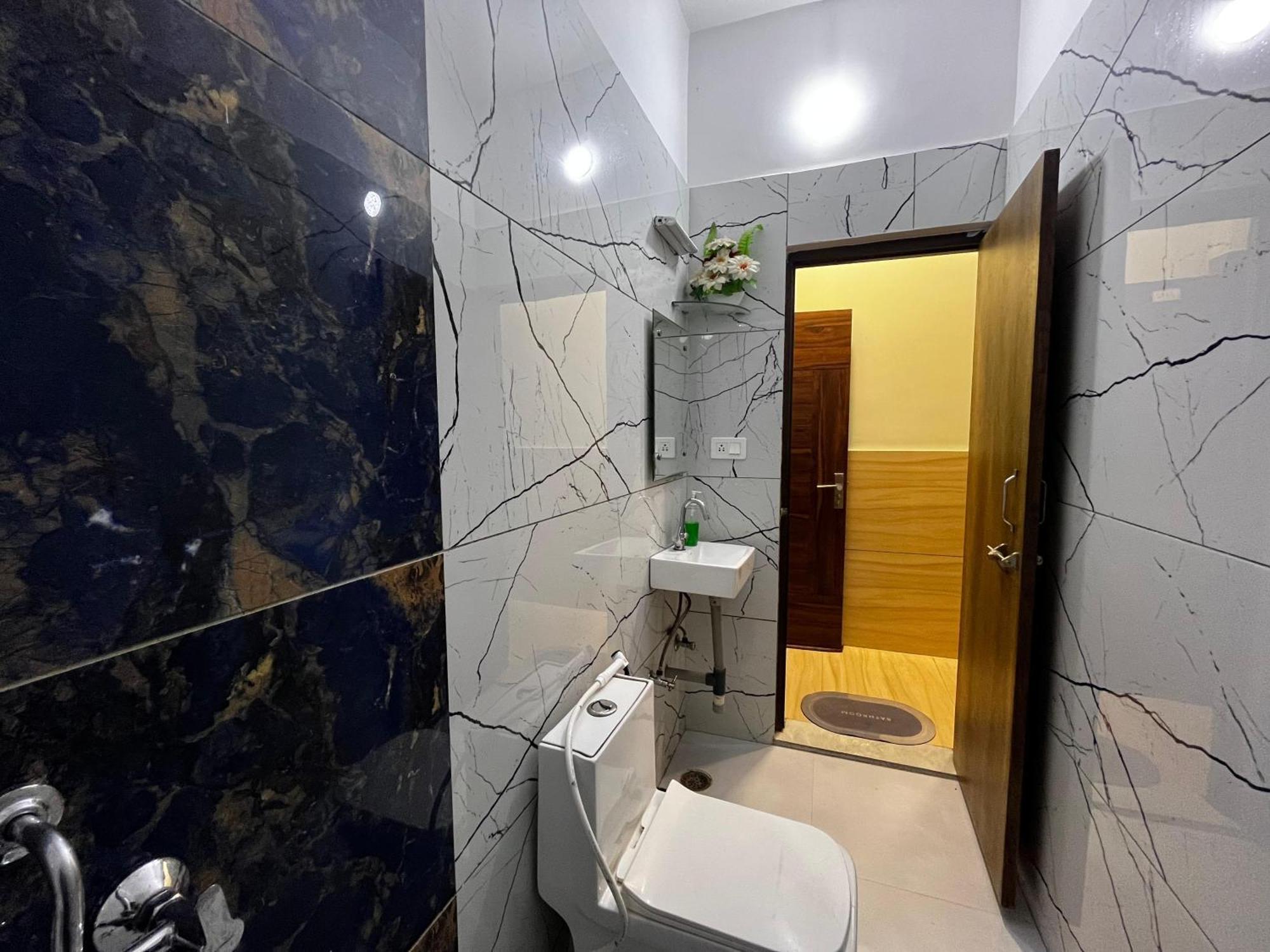 Taj Nice Point Manage By Taj Sunrise Group 아그라 외부 사진