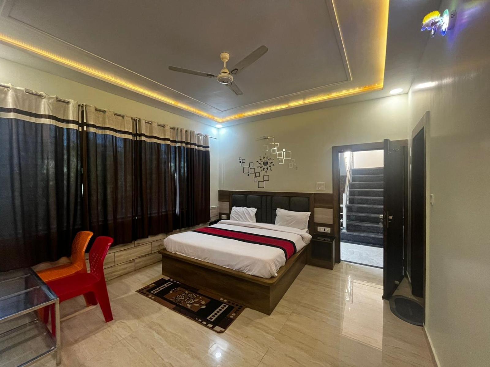 Taj Nice Point Manage By Taj Sunrise Group 아그라 외부 사진